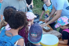 Frisches Brot zum Honig